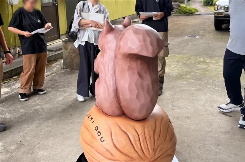 後ろ姿をお披露目します